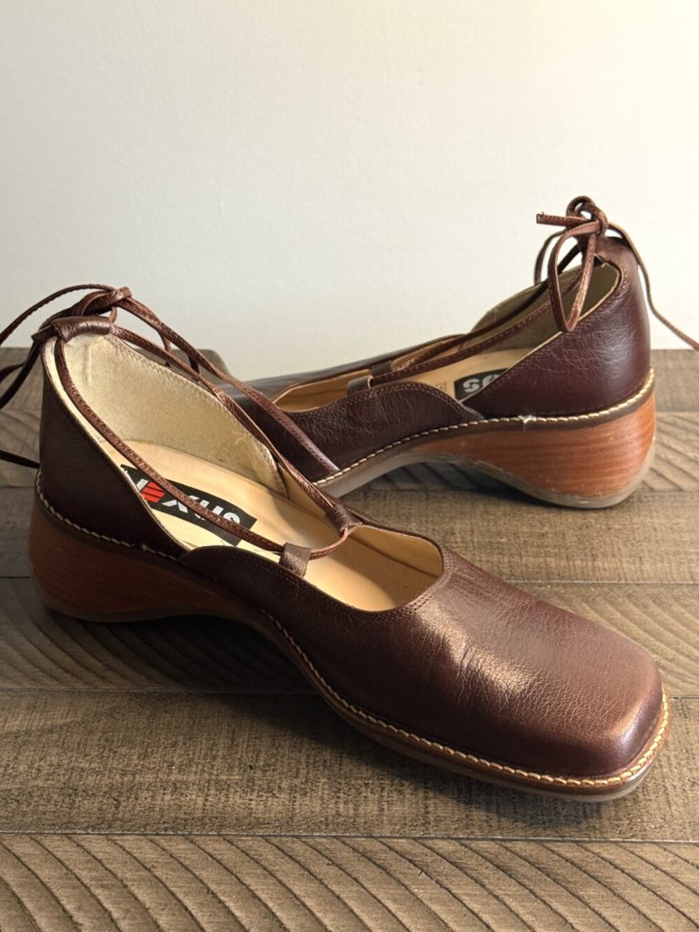 Nexus Women's Brown Leather Shoes Size 37/ US 6.5 - Picture 2 of 10